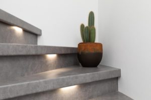 revetement-d-escalier-en-stone-storm-avec-d-eclairage-led